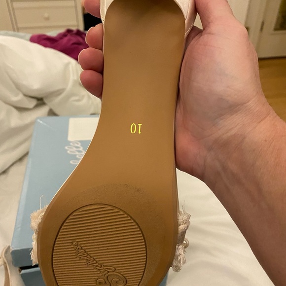 Nwot Seychelles brand cream sandals . Size 10. - Picture 7 of 8